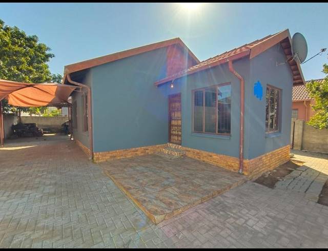 3 BEDROOM HOUSE FOR SALE IN TLHABANE WEST